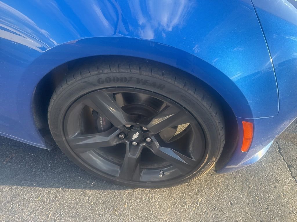 Used 2017 Chevrolet Camaro SS image 5