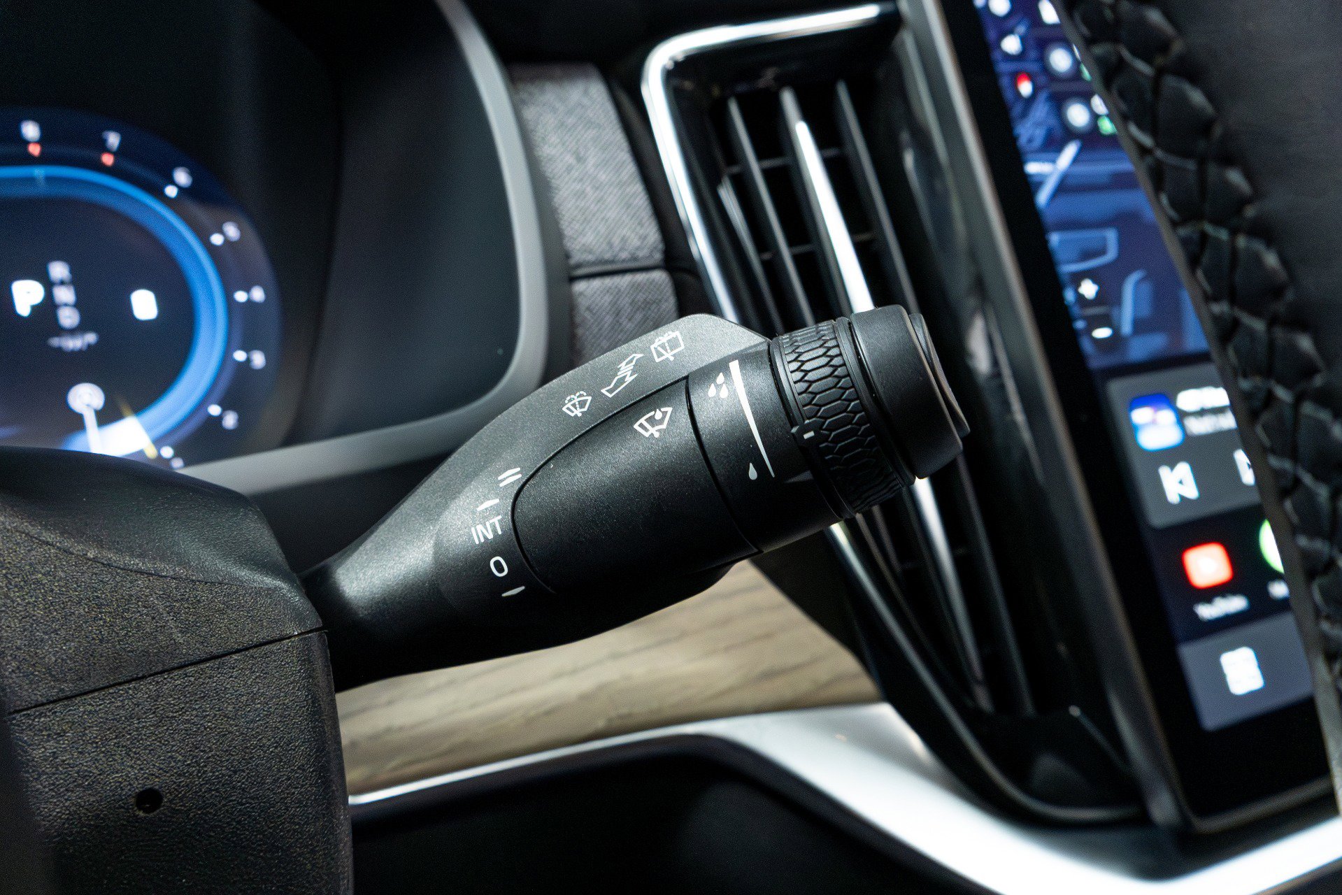 Used 2025 Volvo XC90 B6 Plus image 67