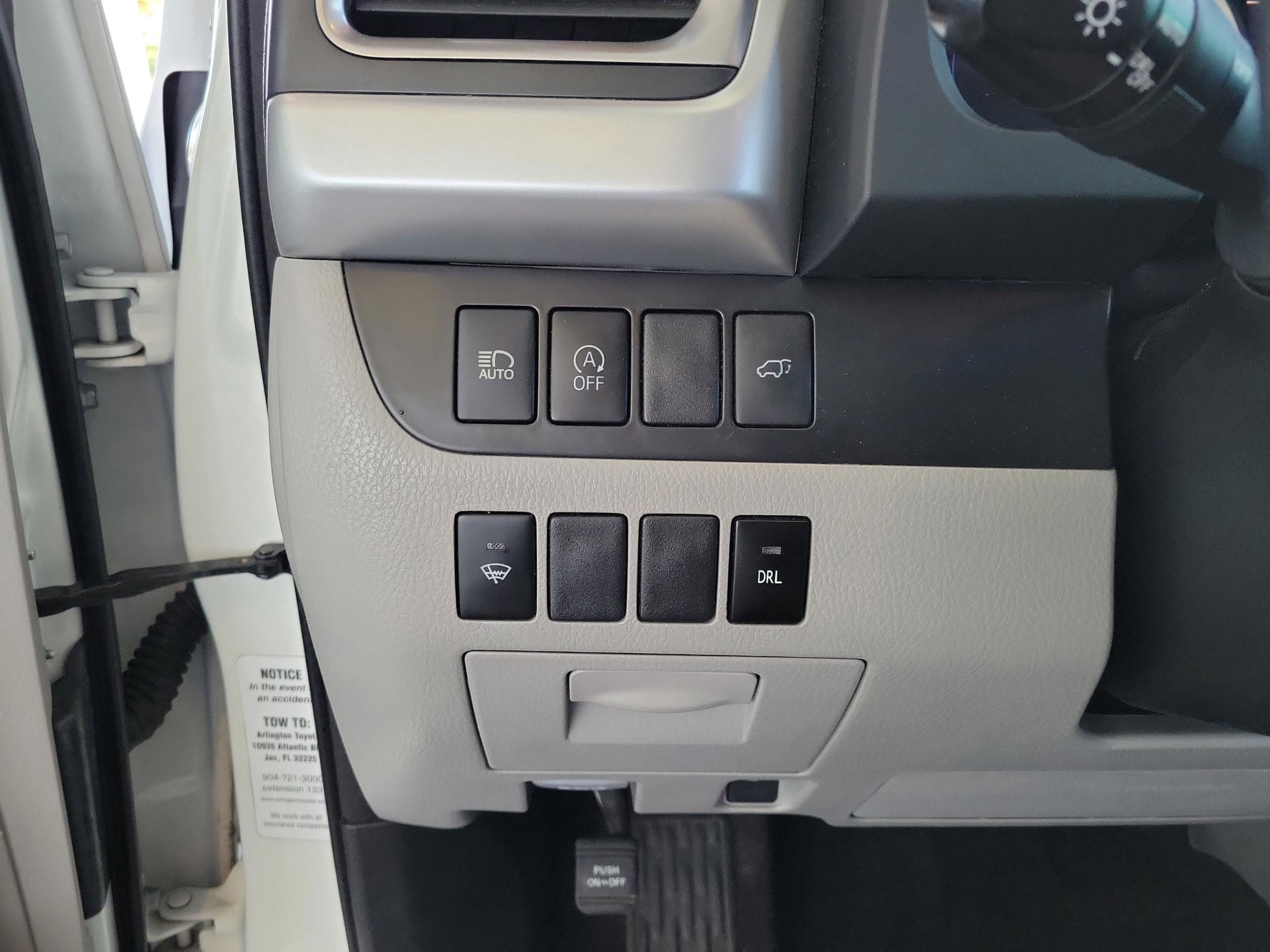 Used 2018 Toyota Highlander LE image 21