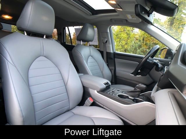 Used 2023 Toyota Highlander XLE image 24