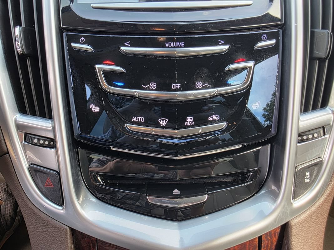Used 2016 Cadillac SRX Luxury w/ Driver Awareness Package AWD/4WD image 26