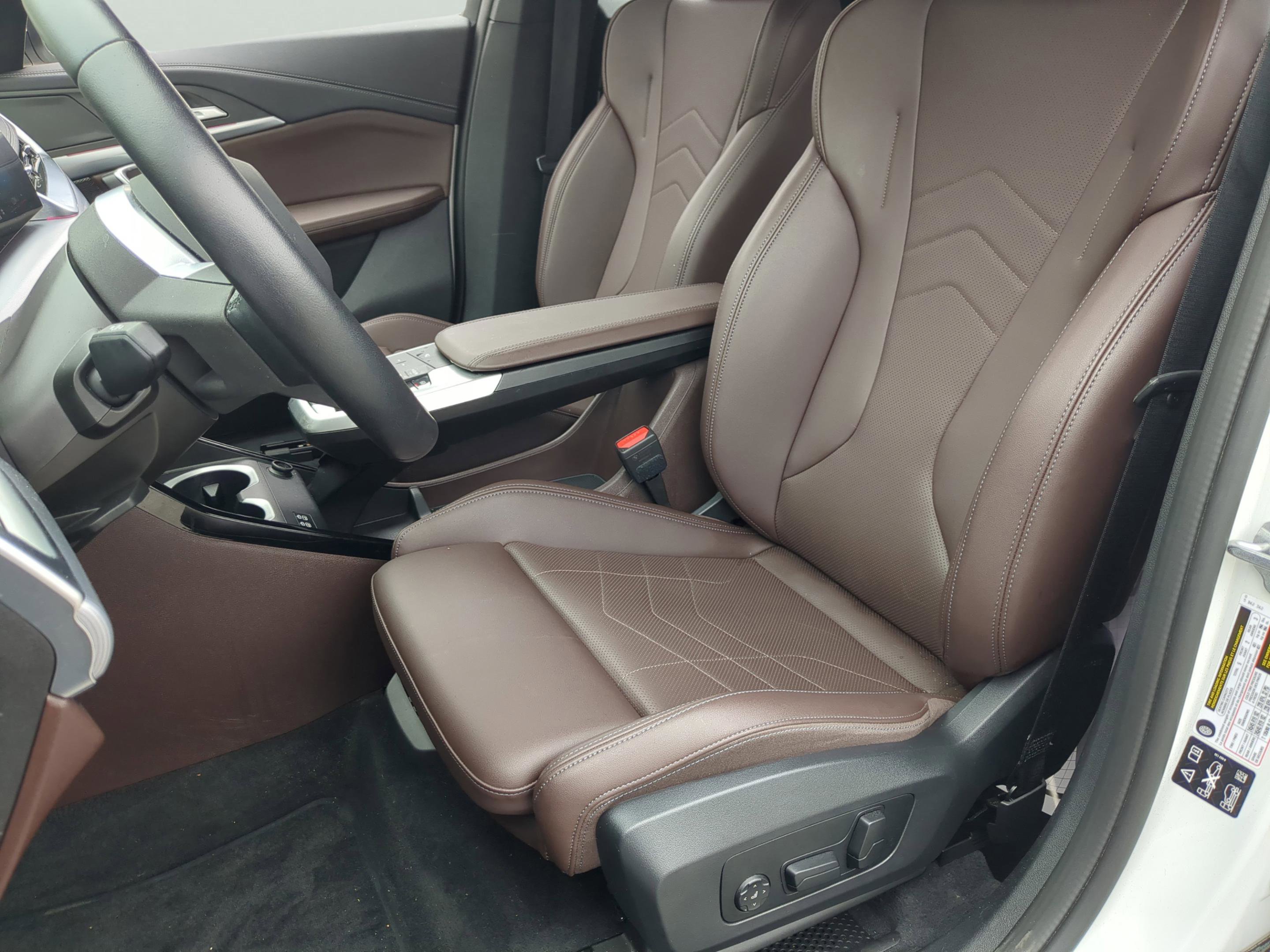 Used 2025 BMW X1 xDrive28i AWD/4WD image 24