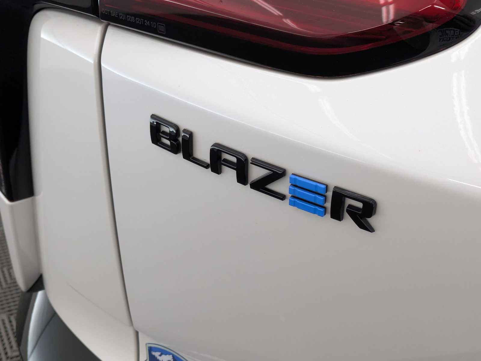New 2025 Chevrolet Blazer EV RS AWD/4WD image 13