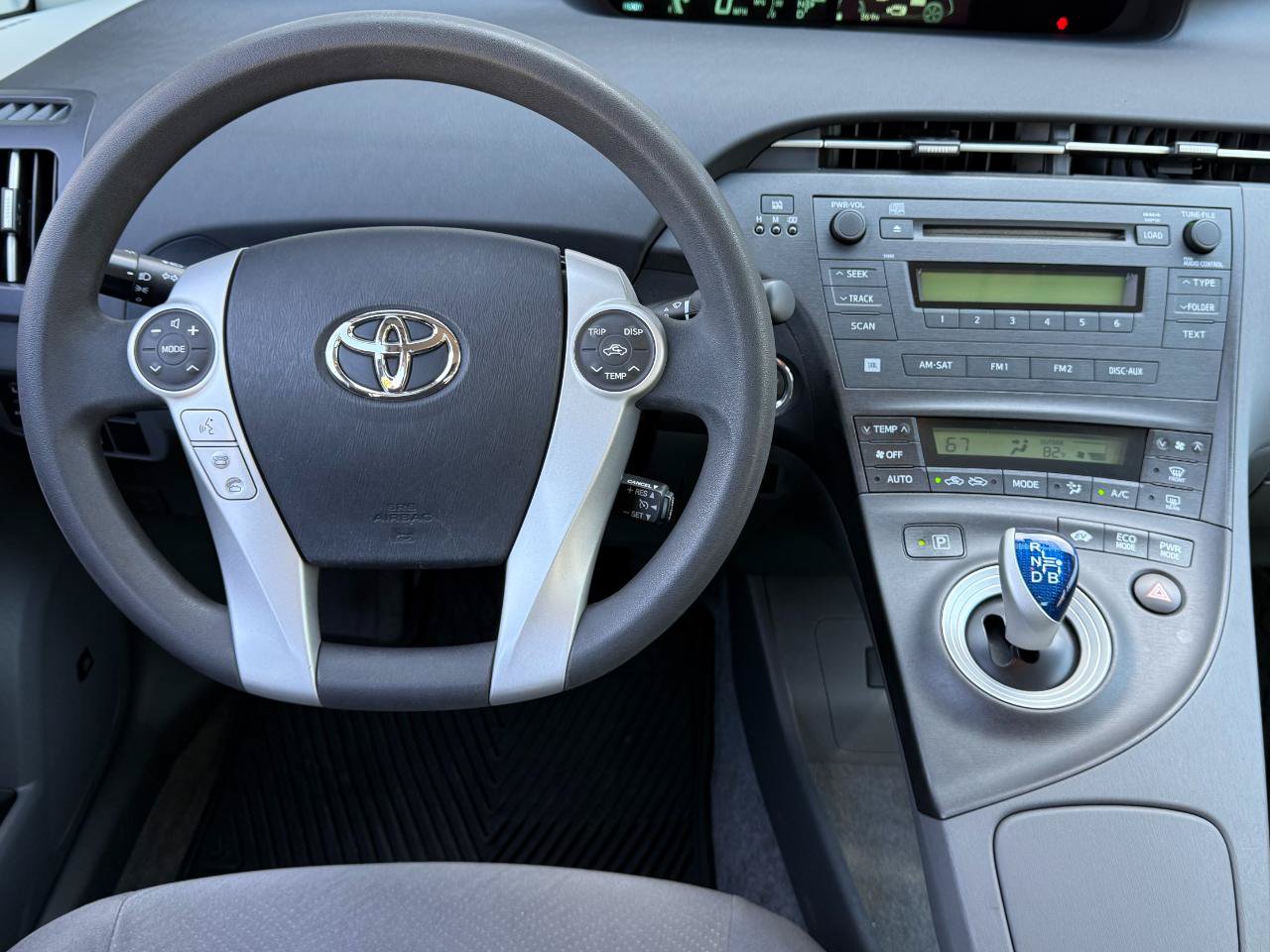 Used 2010 Toyota Prius III Hatchback 4D FWD image 10