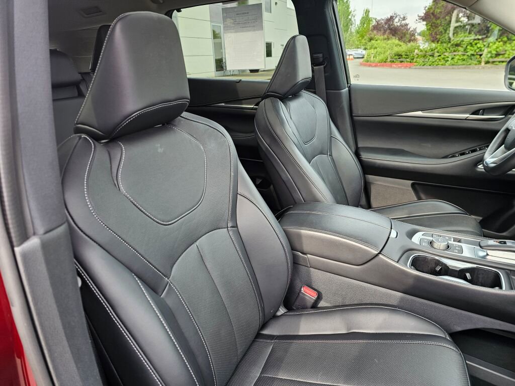 Used 2024 INFINITI QX60 Luxe w/ Performance Audio Package AWD/4WD image 12