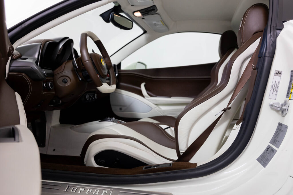 Certified 2014 Ferrari 458 Italia Coupe image 4