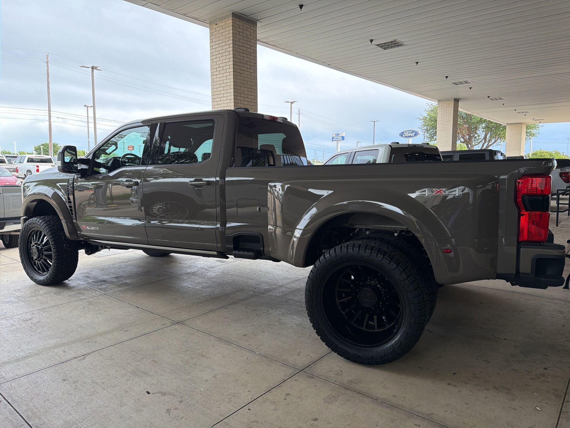 Used 2026 Ford F450 Lariat image 4