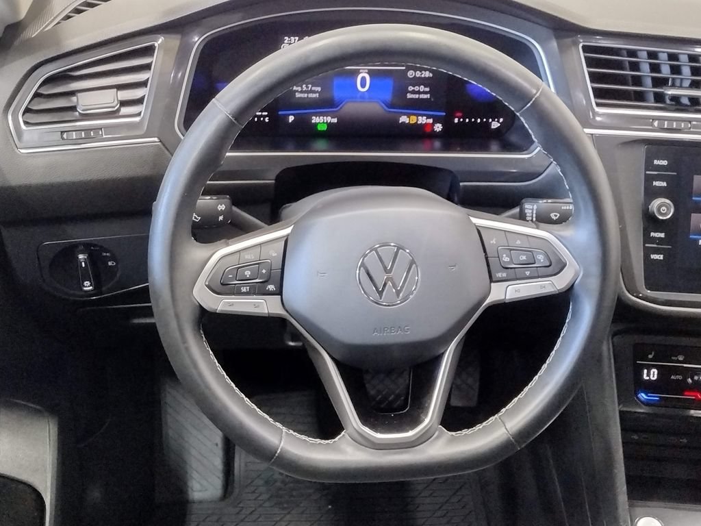 Used 2023 Volkswagen Tiguan SE AWD/4WD image 36