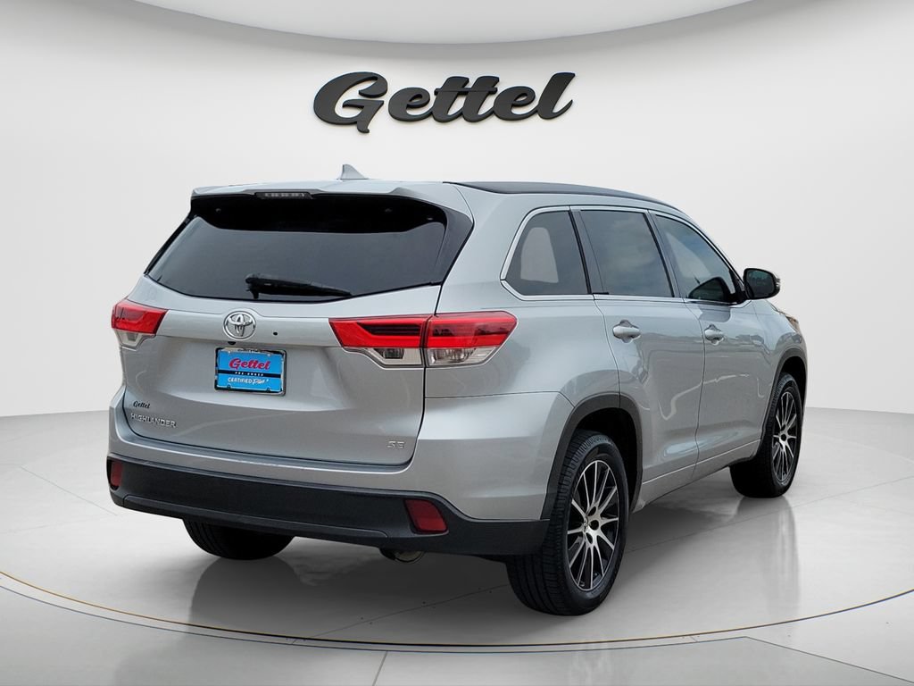 Certified 2018 Toyota Highlander SE FWD image 5