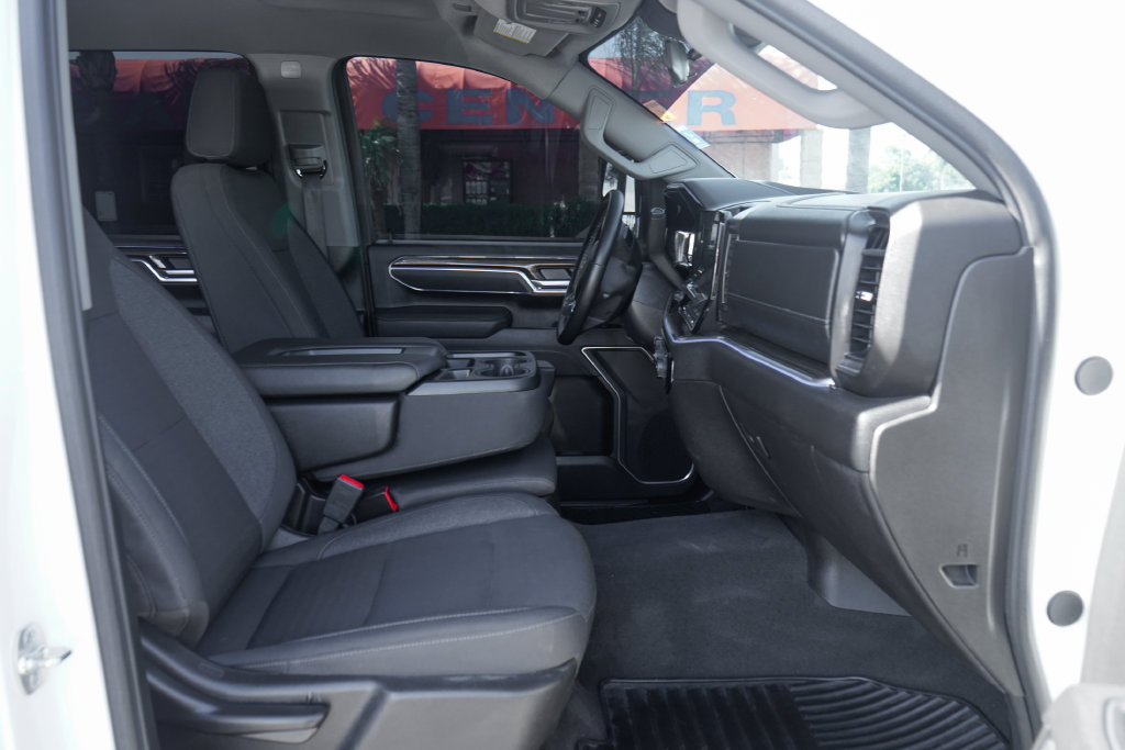Used 2025 Chevrolet Silverado 3500 LT w/ Convenience Package AWD/4WD image 31