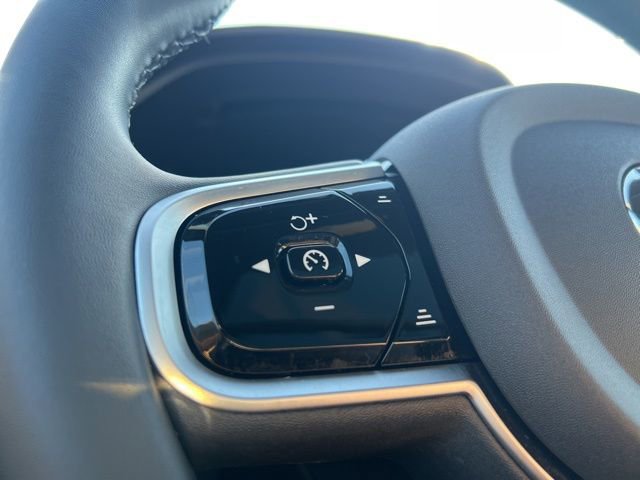 Certified 2025 Volvo V90 B6 Cross Country Ultra image 31