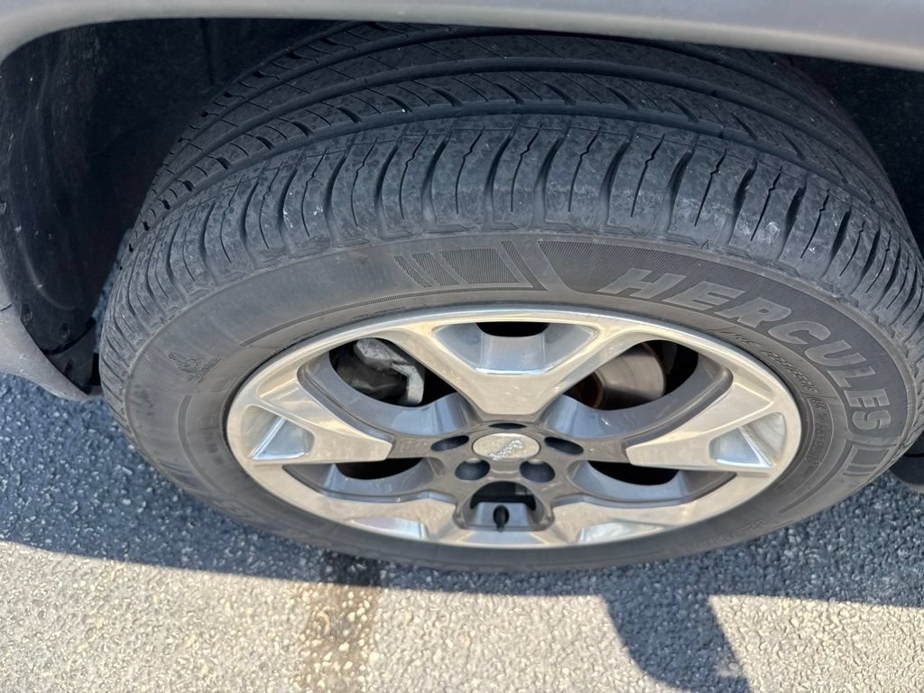Used 2018 Jeep Compass Limited AWD/4WD image 11