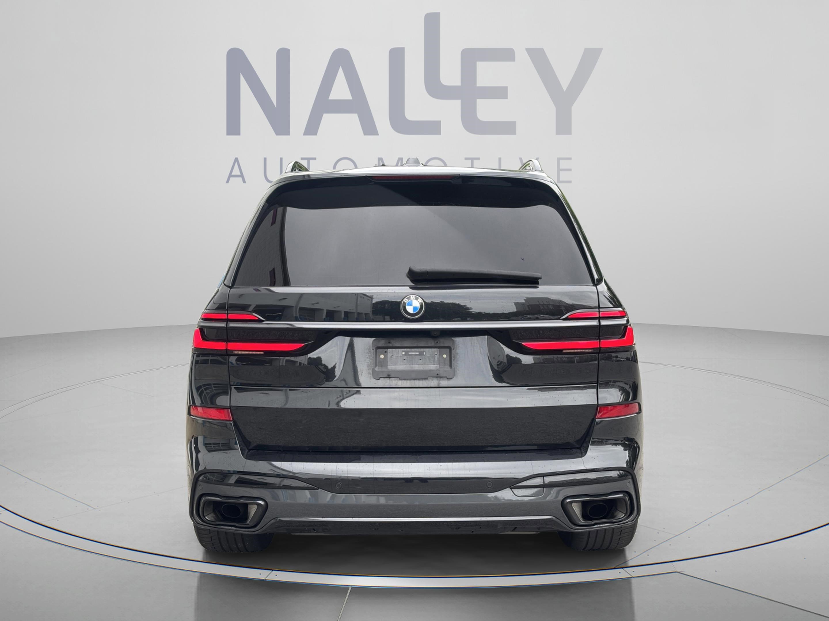 Used 2024 BMW X7 xDrive40i w/ M Sport Package AWD/4WD image 5