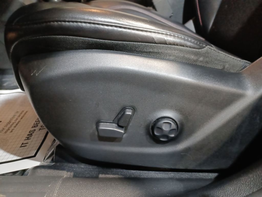 Used 2019 Jeep Cherokee Trailhawk image 14