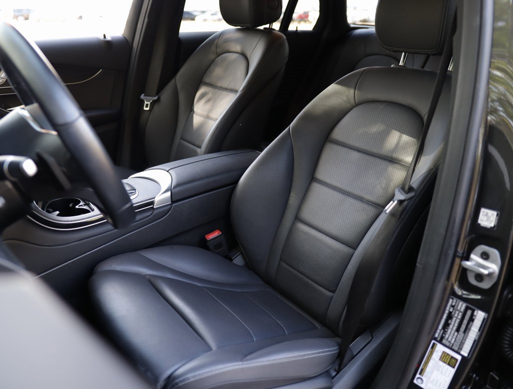 Used 2021 Mercedes-Benz GLC 300 GLC 300 image 23