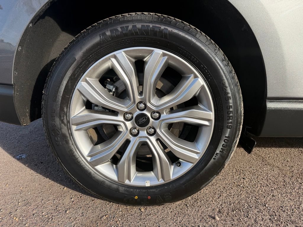 Used 2024 Ford Edge Titanium AWD/4WD image 12