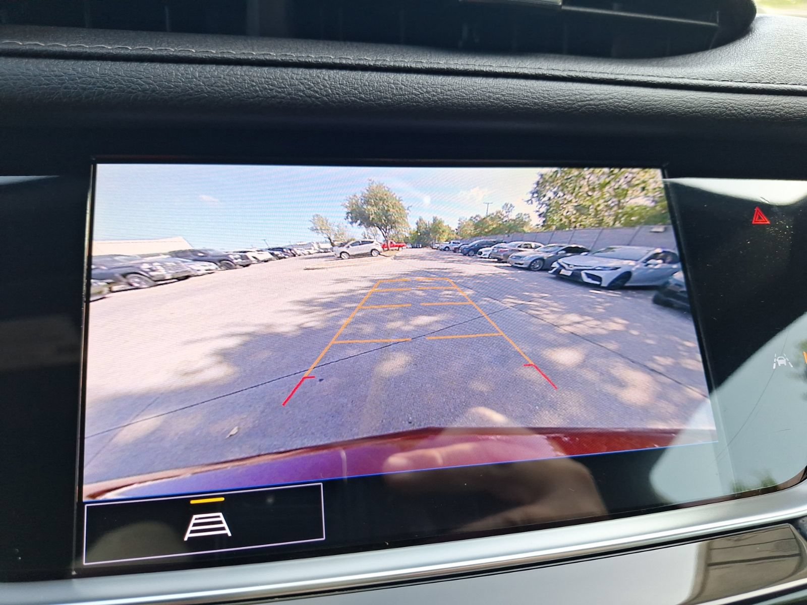 Used 2024 Cadillac XT6 Luxury FWD image 25