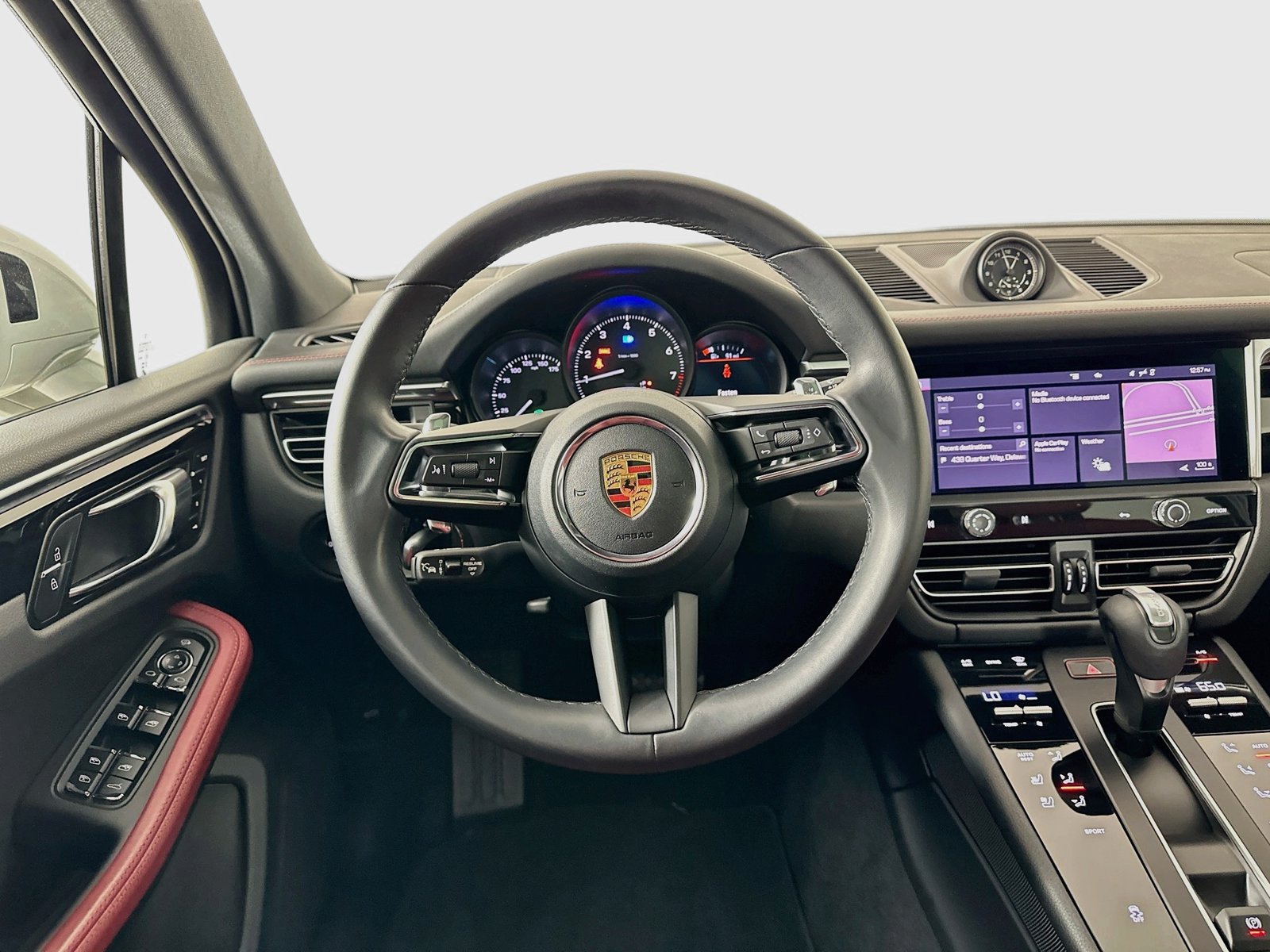 Used 2023 Porsche Macan AWD/4WD image 15