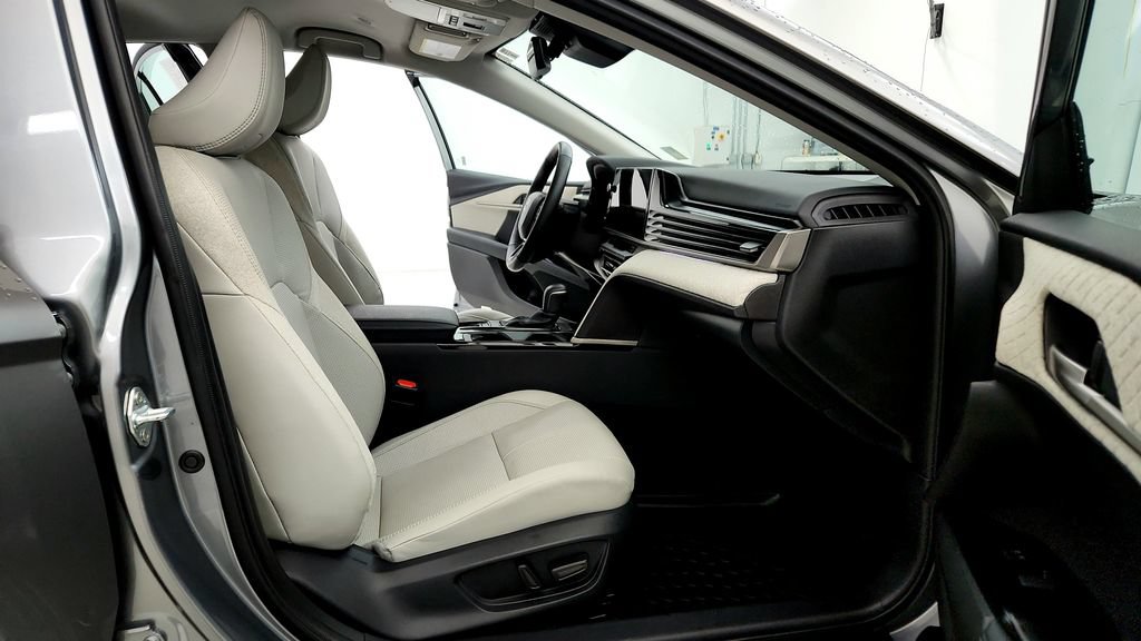 Certified 2025 Toyota Camry XLE AWD/4WD image 14