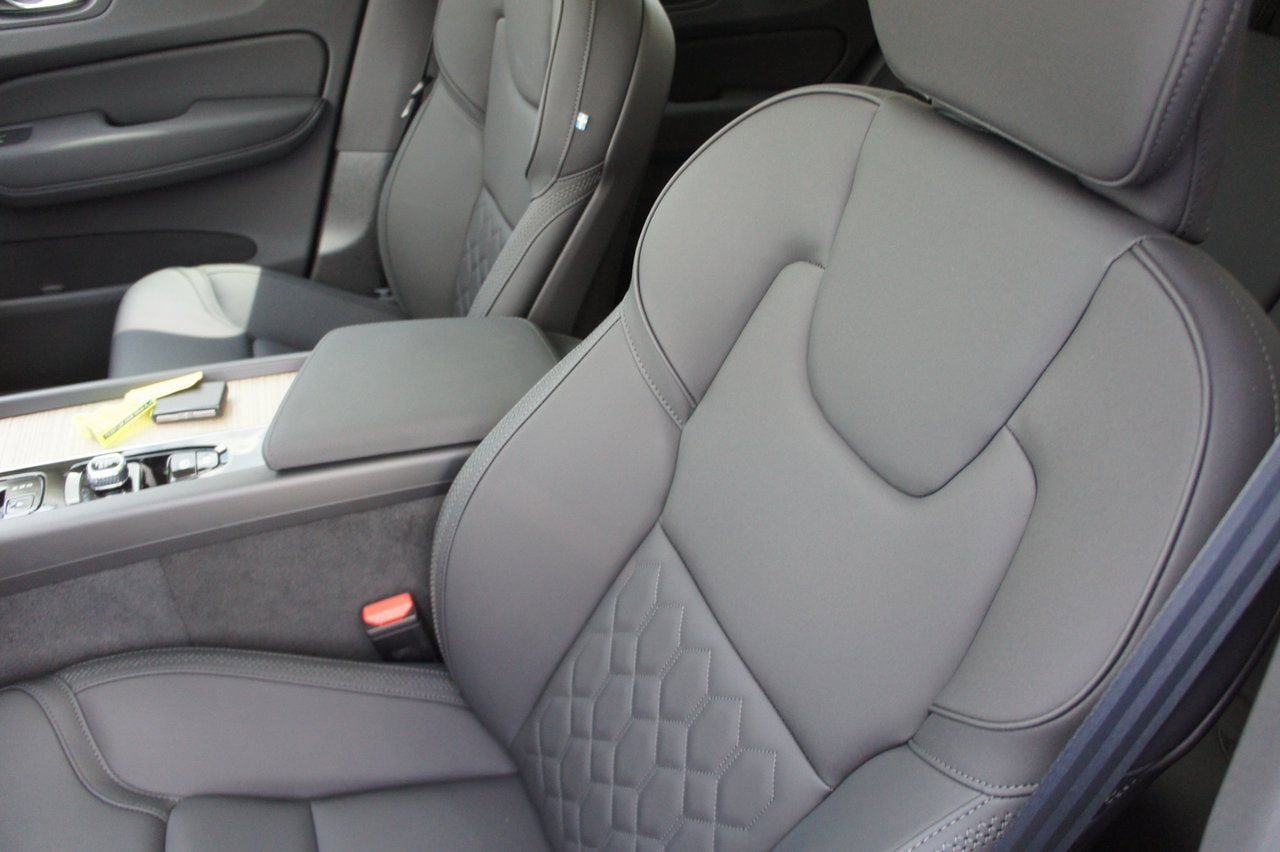 New 2026 Volvo XC60 B5 Plus w/ Protection Package Premier image 22