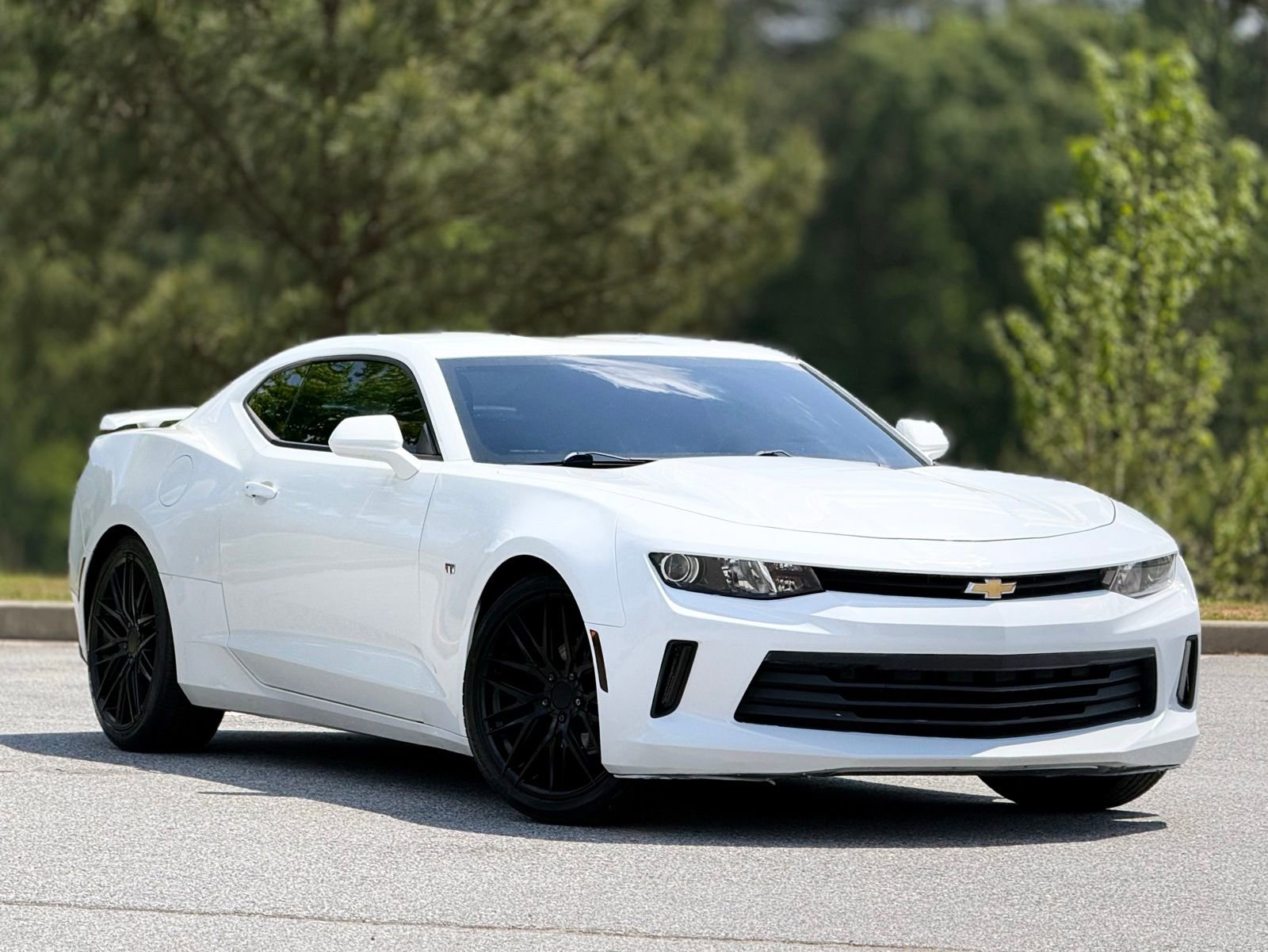 Used 2017 Chevrolet Camaro LT RWD image 13