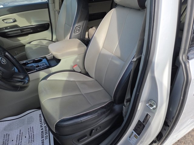 Used 2021 Kia Sedona EX w/ EX Premium Package image 16