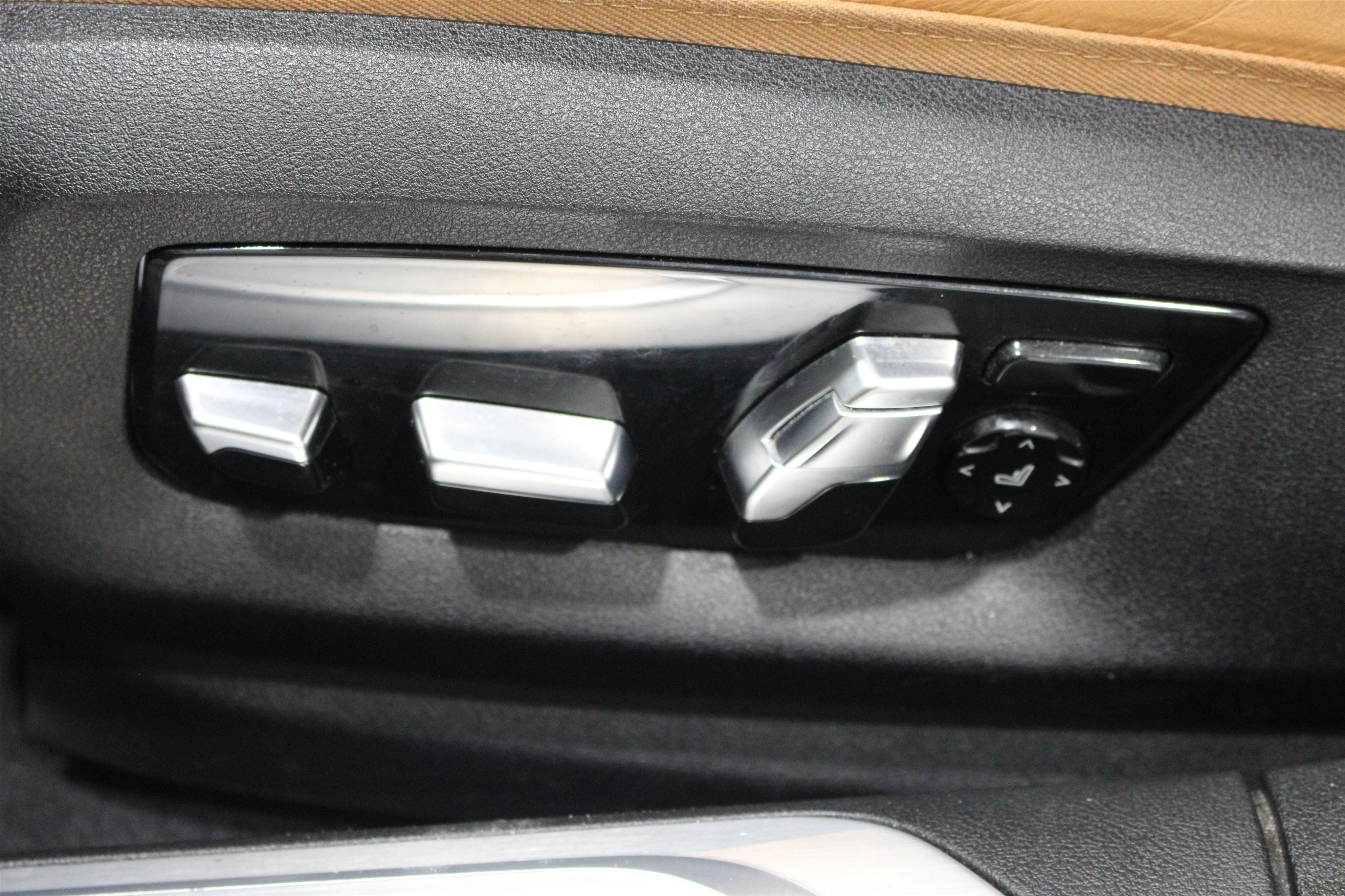 Used 2020 BMW 750i xDrive w/ Executive Package AWD/4WD image 5