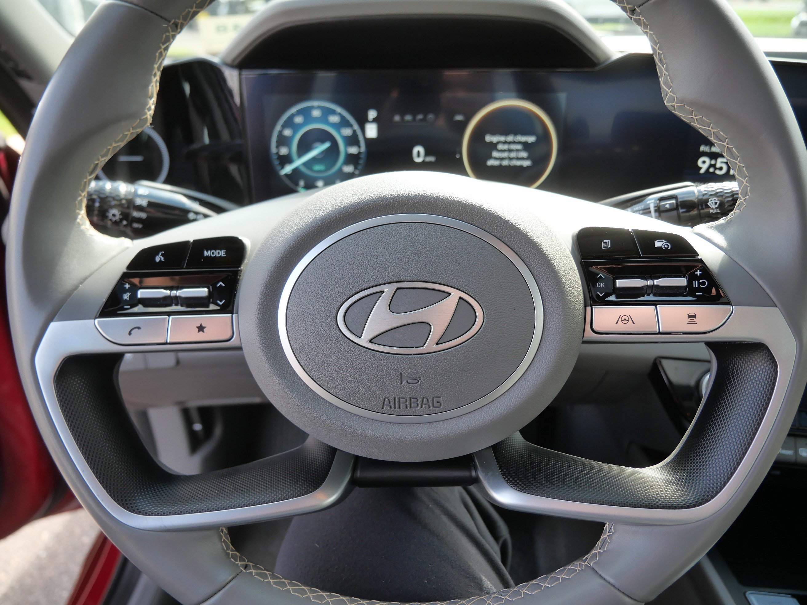 Used 2025 Hyundai Elantra SEL FWD image 25