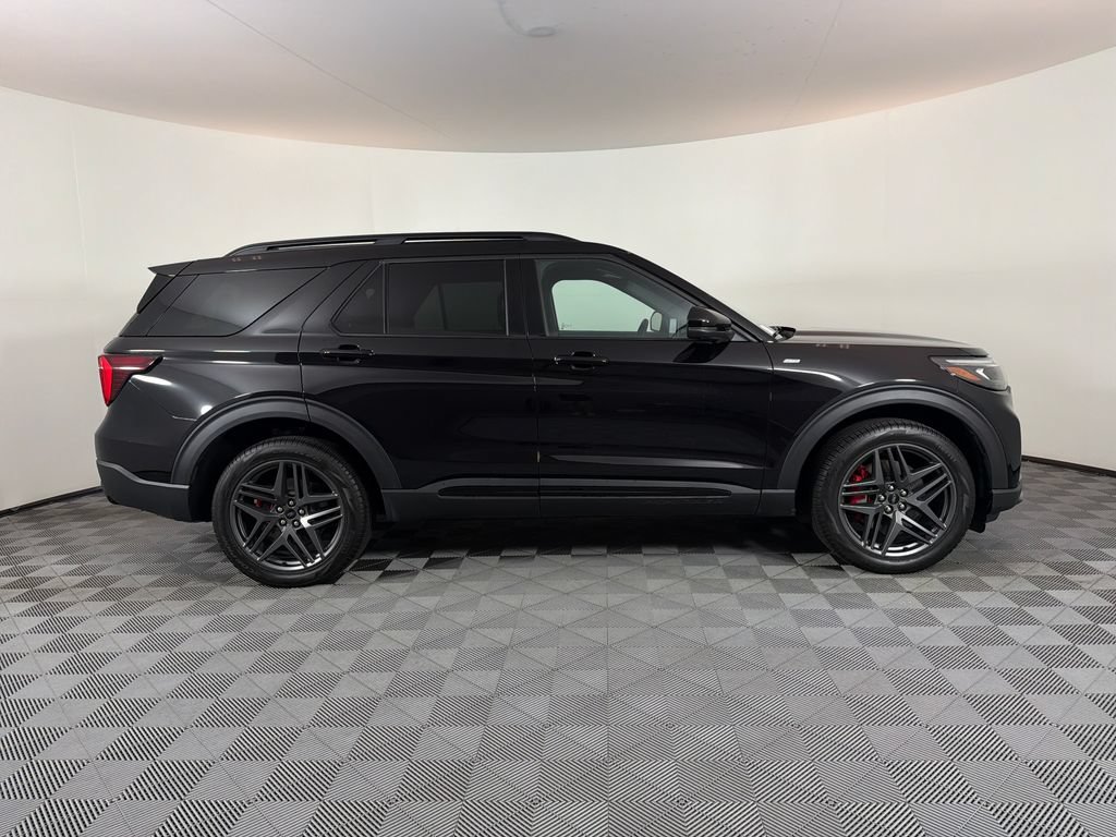Used 2025 Ford Explorer ST-Line w/ Premium Package AWD/4WD image 2