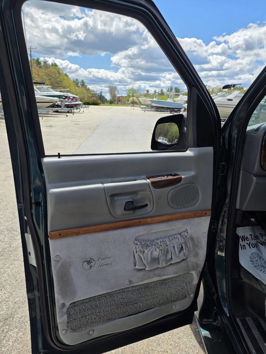 Used 1999 Ford E-150 and Econoline 150 RWD image 13