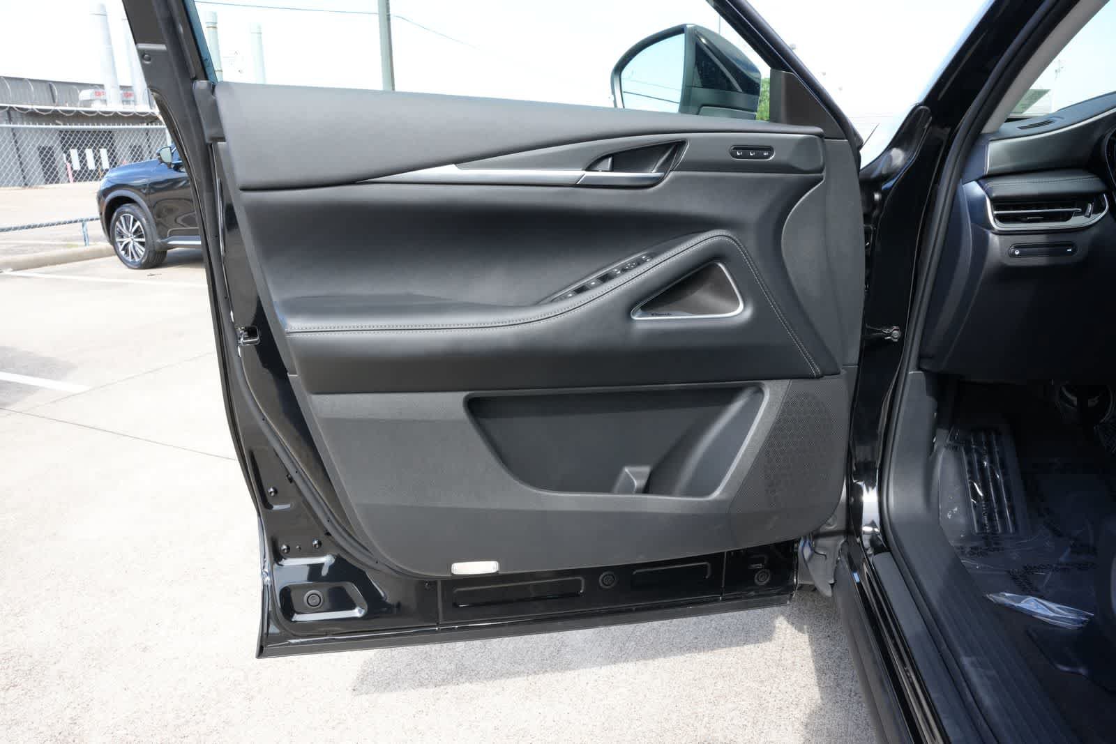 Certified 2027 INFINITI QX60 Luxe w/ Cargo Package FWD image 17
