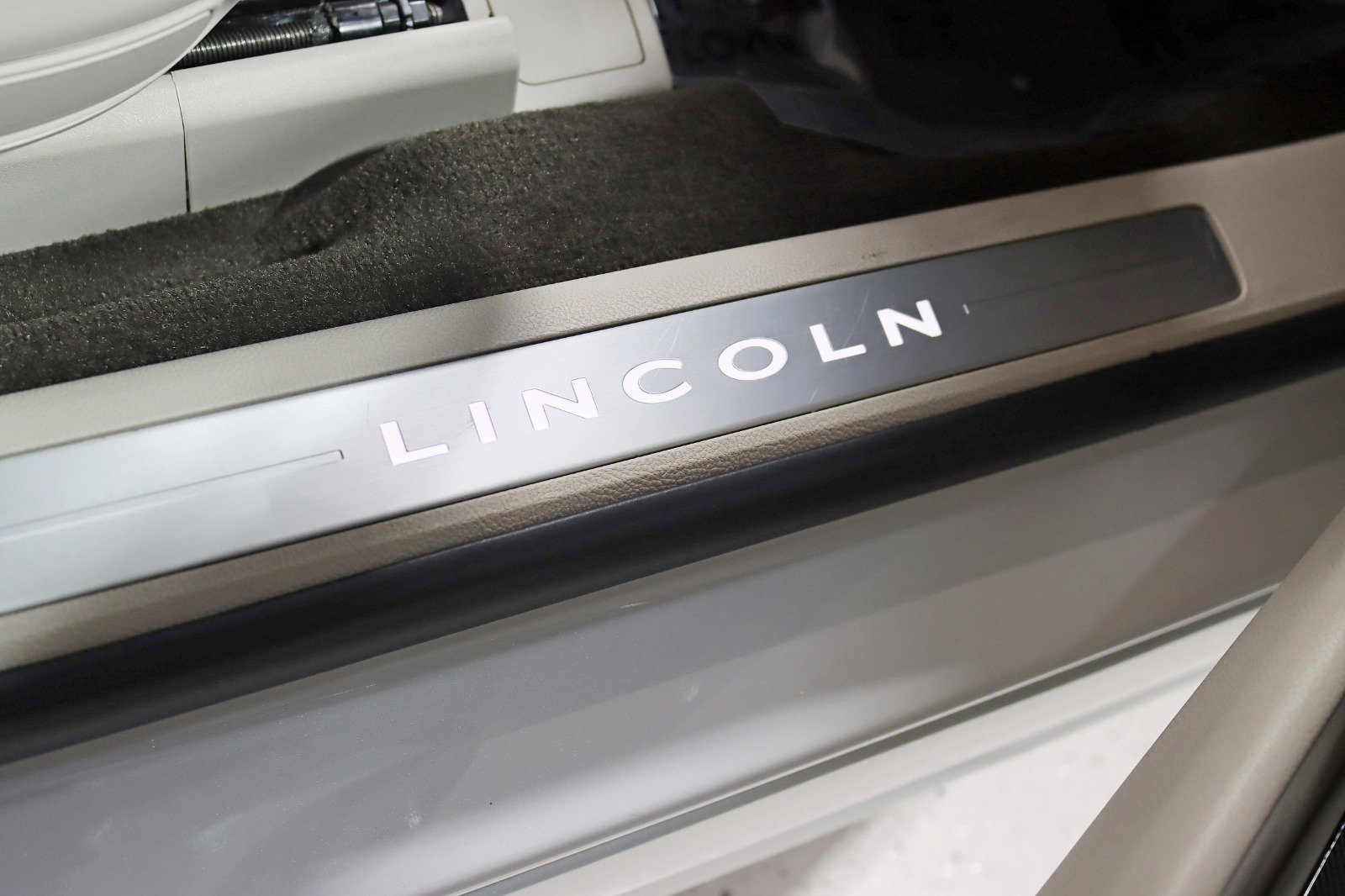 Used 2020 Lincoln Continental Reserve image 15