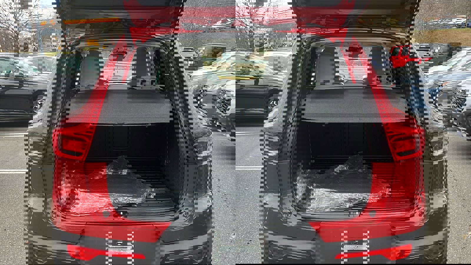 Used 2022 Volvo XC40 T5 Momentum image 23