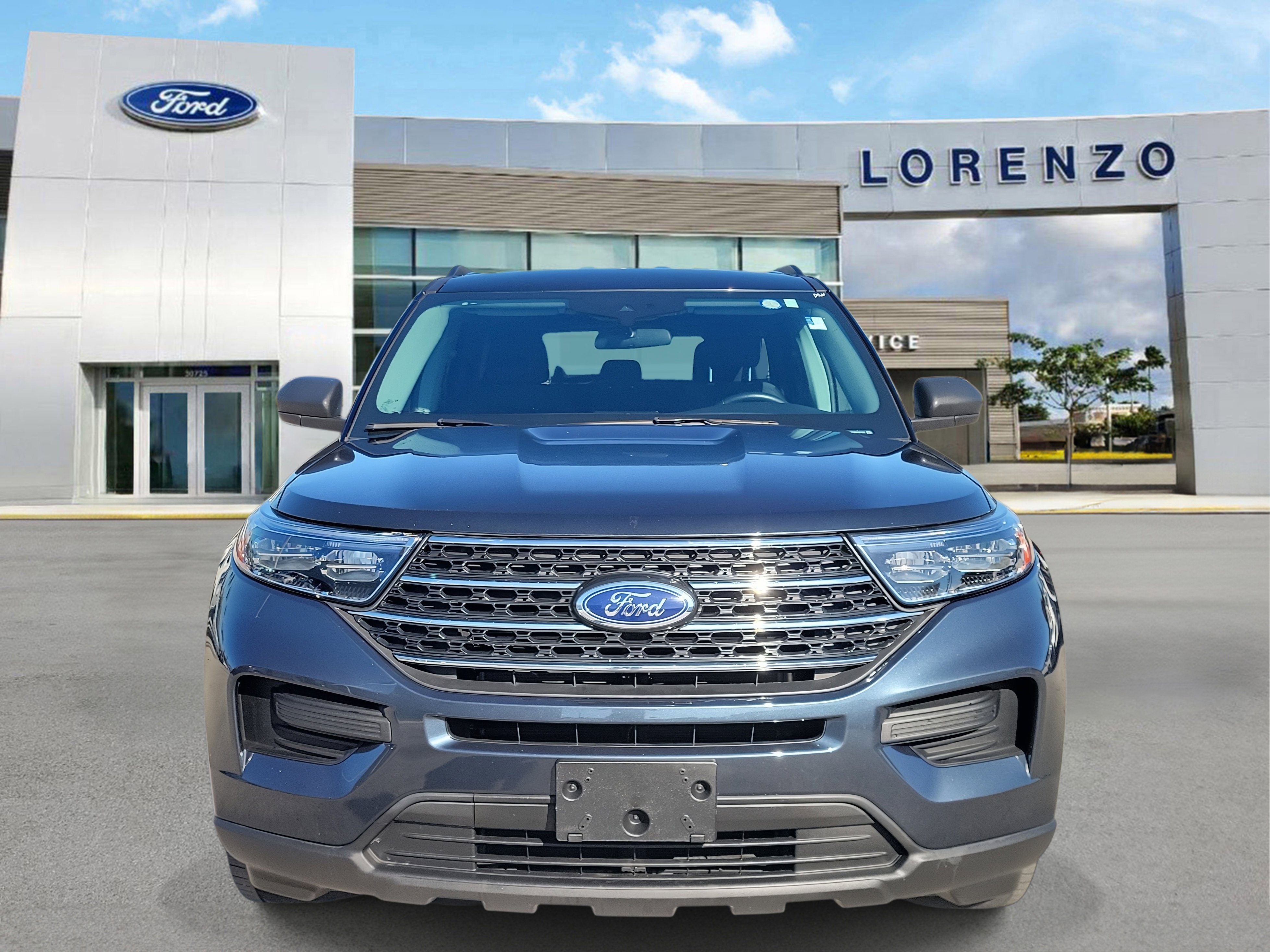 Used 2023 Ford Explorer XLT video 2