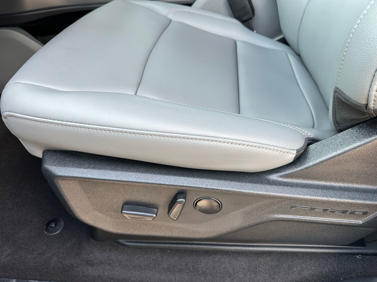 New 2025 Ford F150 Lightning Flash image 12