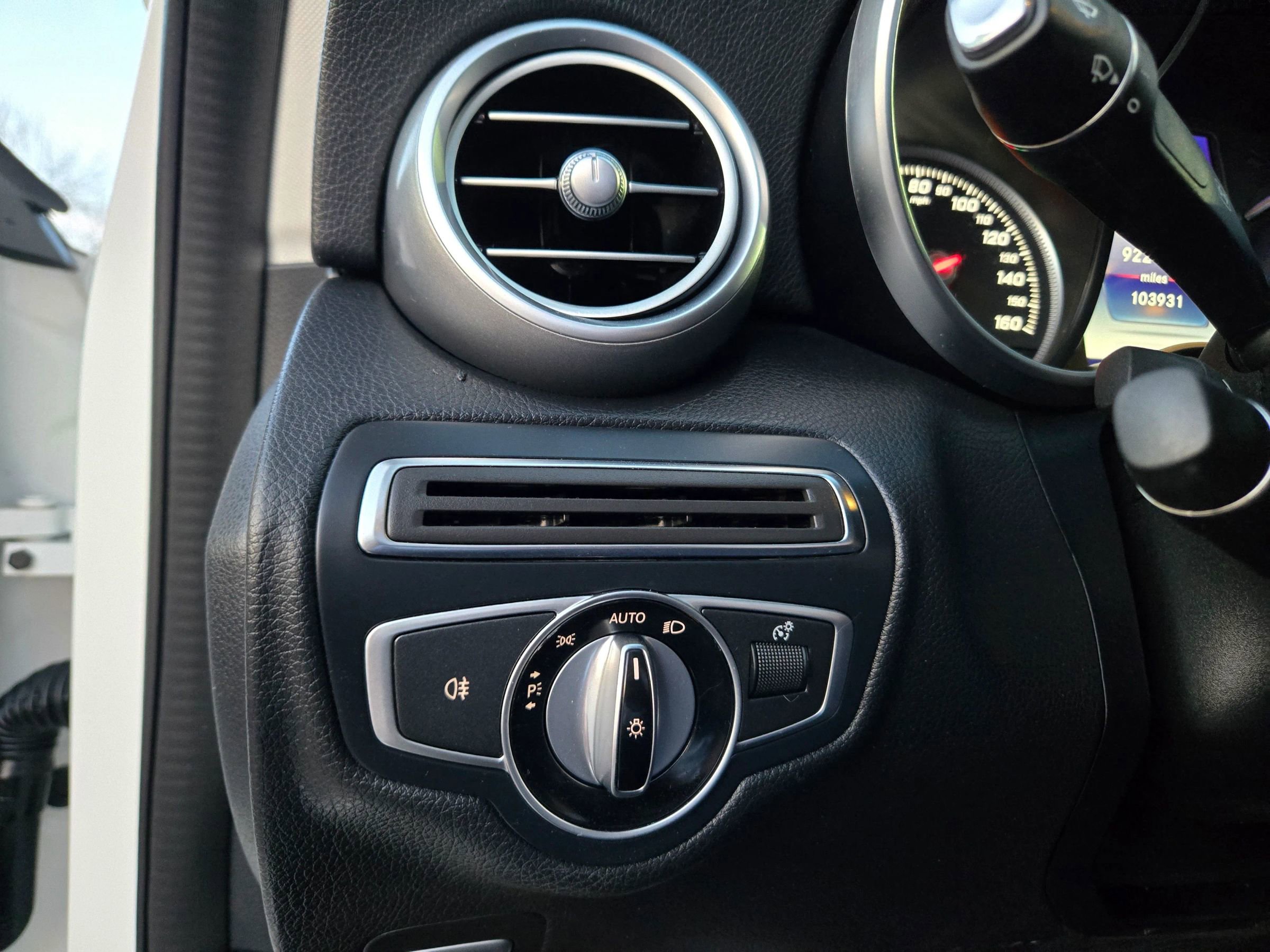 Used 2017 Mercedes-Benz C 300 4MATIC Sedan image 31