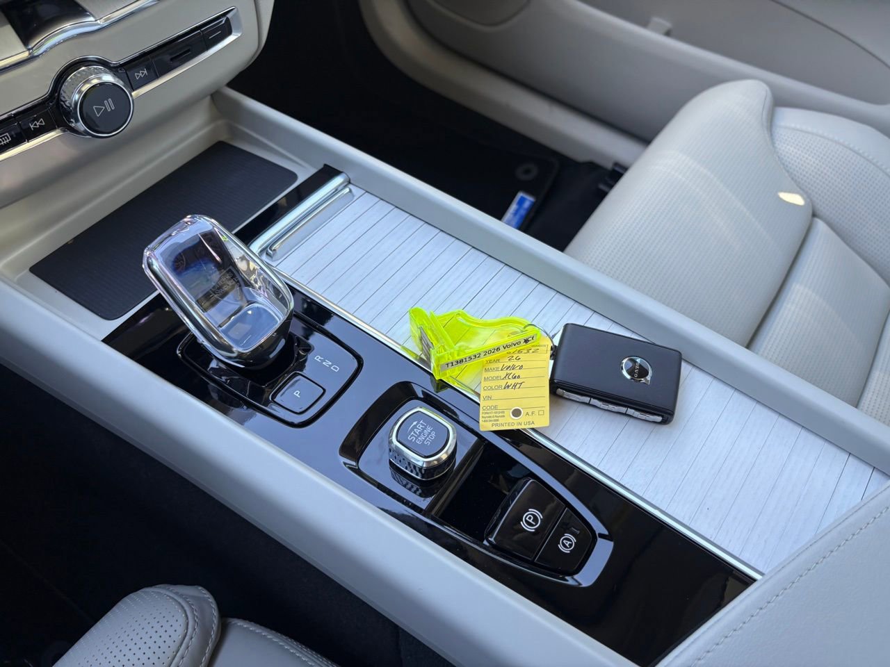 New 2026 Volvo XC60 B5 Ultra w/ Protection Package Premier image 16