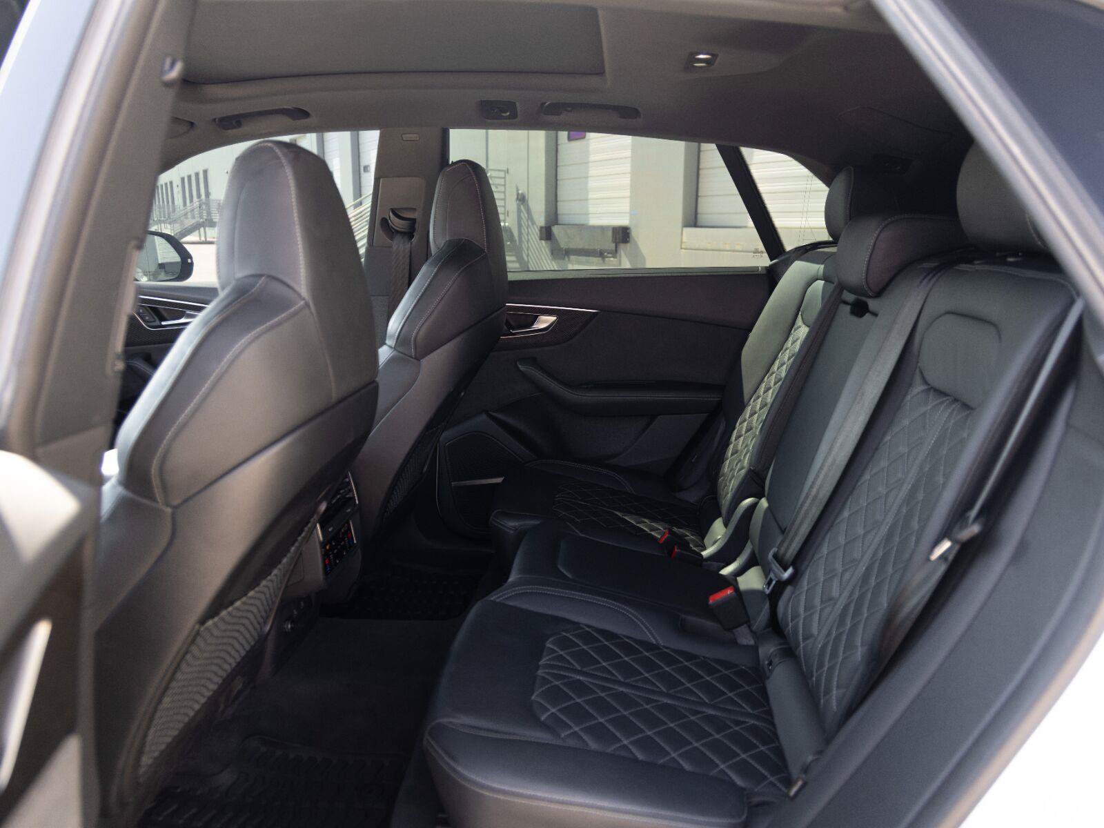 Used 2023 Audi SQ8 Premium Plus AWD/4WD image 30