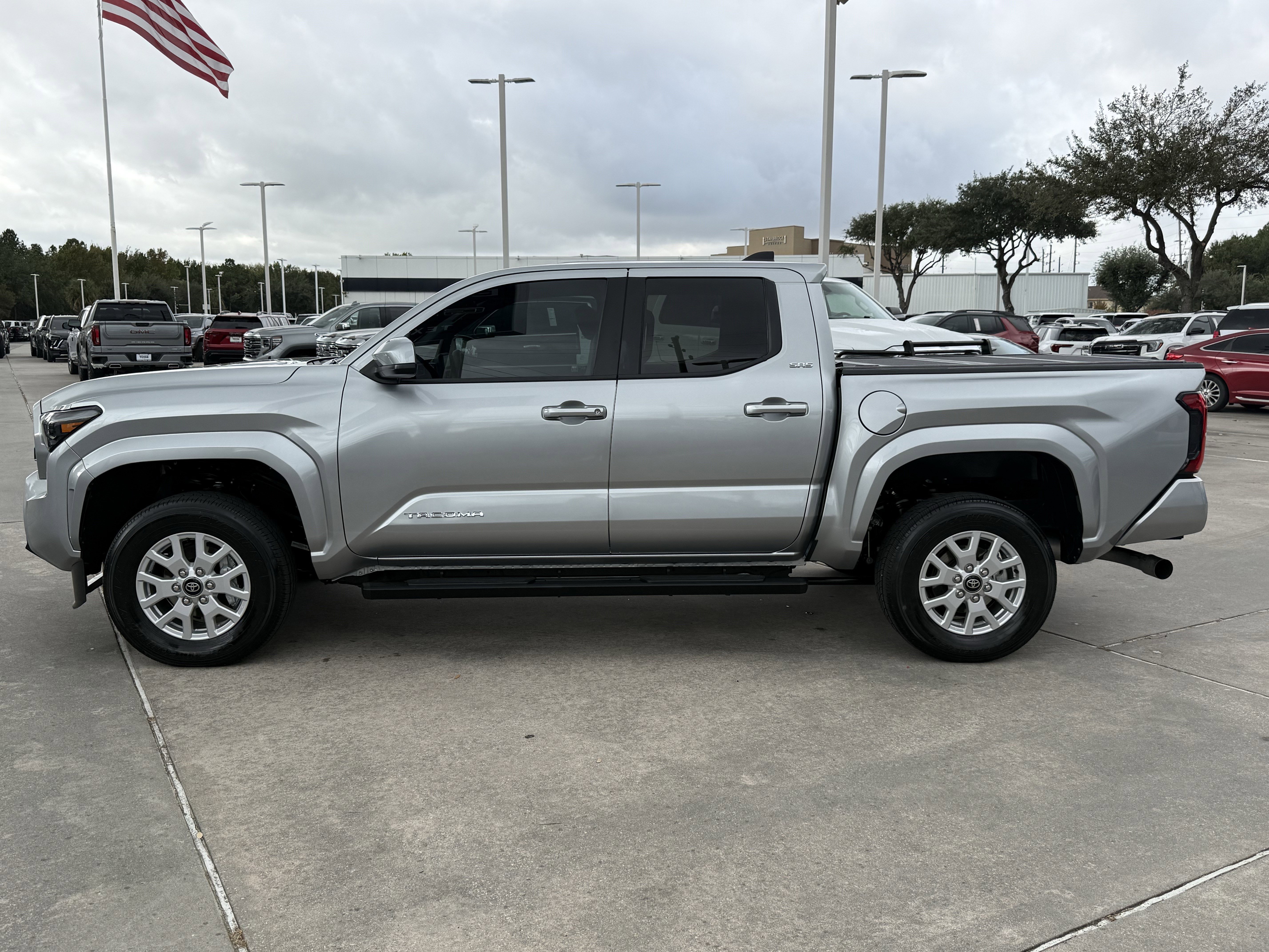 Used 2025 Toyota Tacoma SR5 image 8