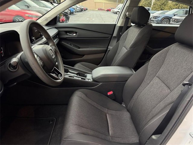 Used 2025 Honda Accord SE image 6