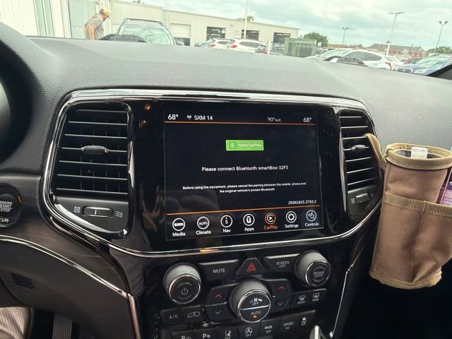 Used 2021 Jeep Grand Cherokee Limited w/ Premium Lighting Group AWD/4WD image 13