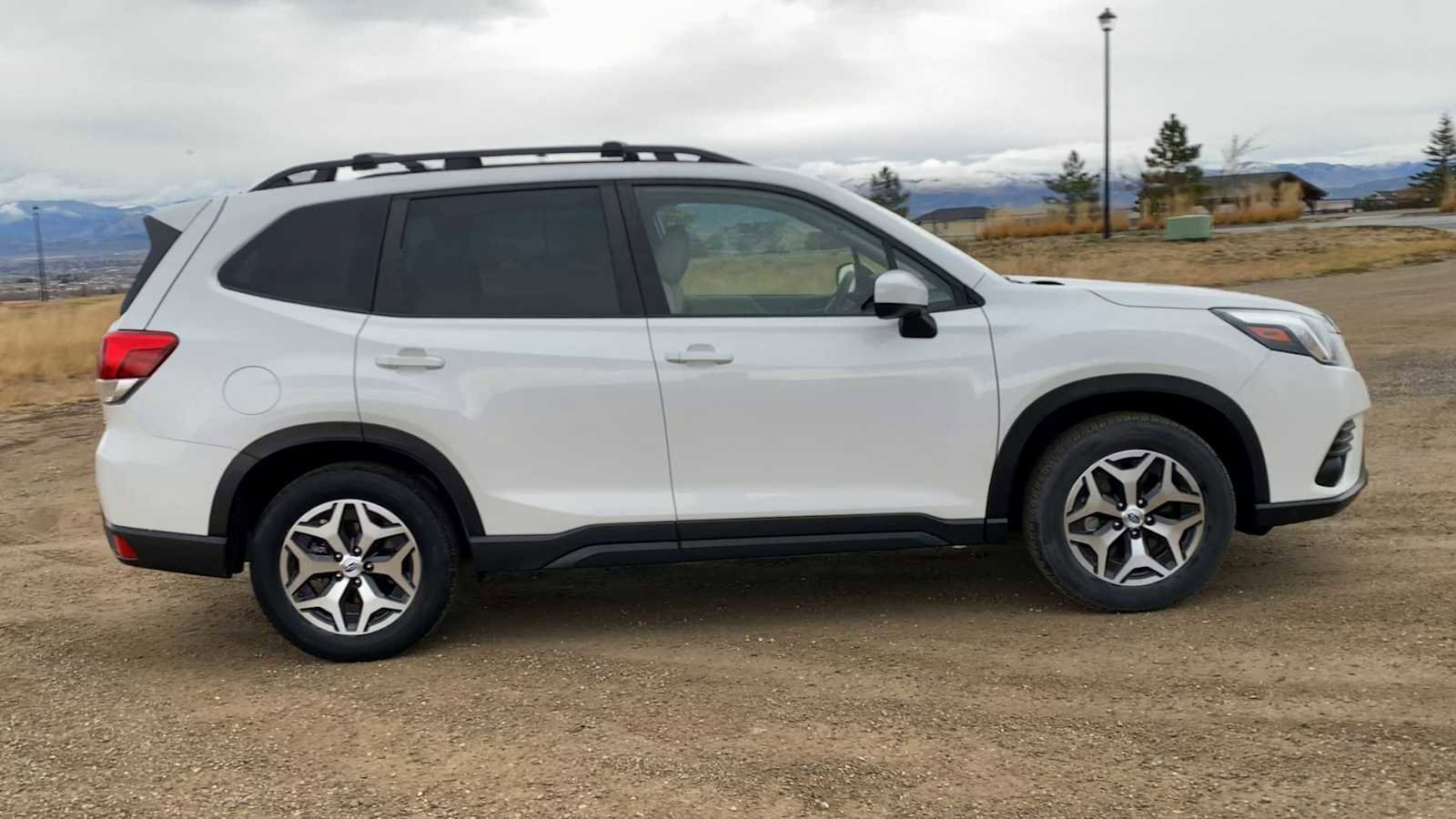 Used 2023 Subaru Forester Premium image 9