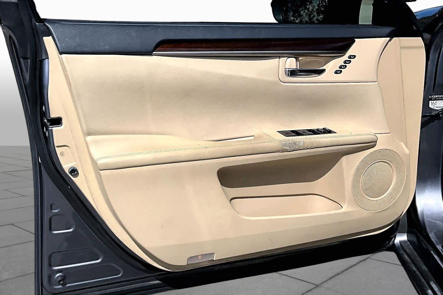 Used 2015 Lexus ES 350 w/ Premium Package FWD image 25