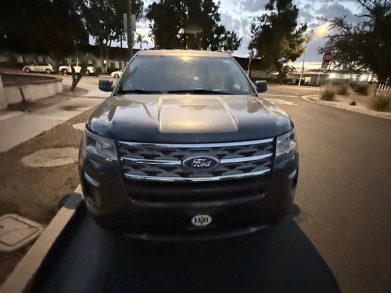 Used 2018 Ford Explorer XLT FWD image 2