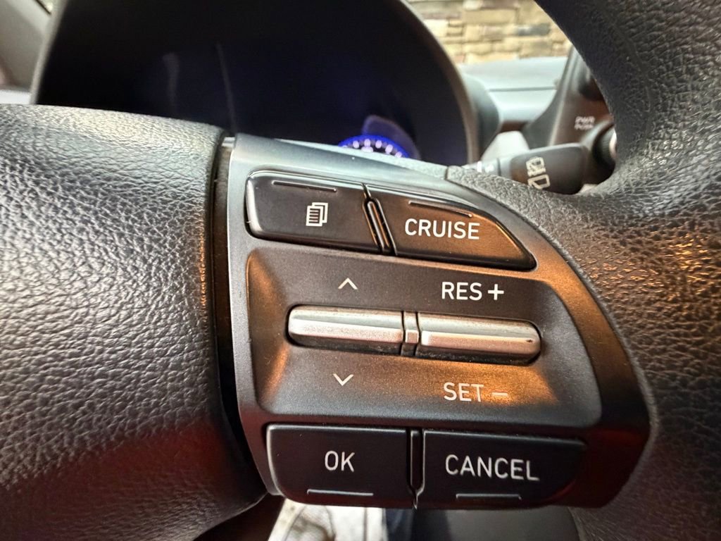 Used 2020 Hyundai Kona SE w/ Cargo Package image 23