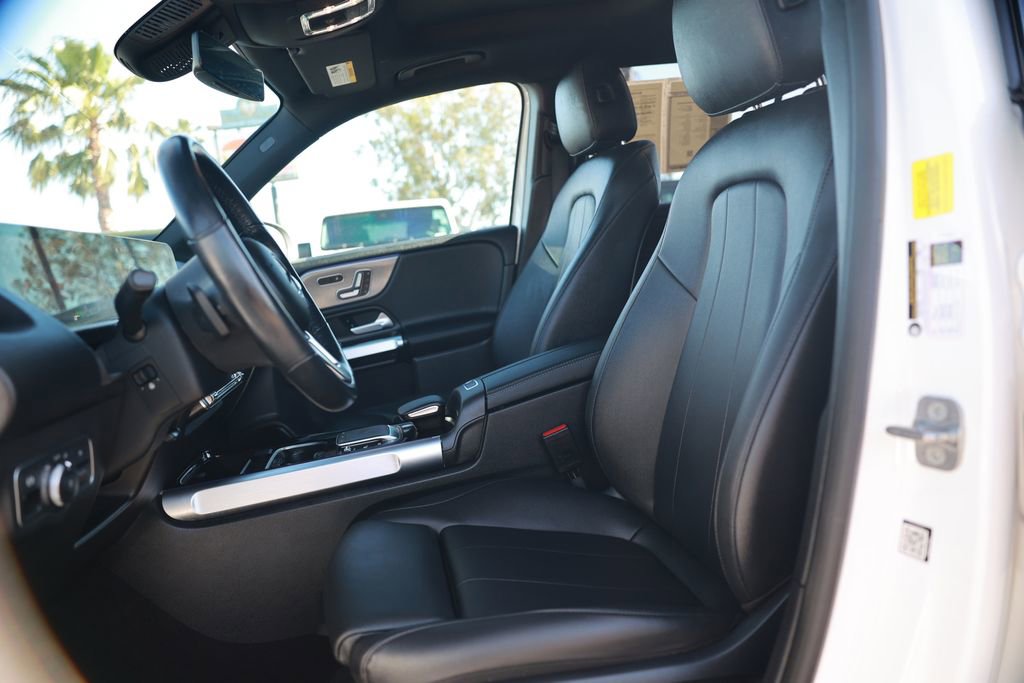 Used 2023 Mercedes-Benz EQB 350 4MATIC SUV w/ Exclusive Package image 17