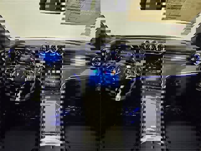 Used 2025 Mercedes-Benz GLC 350e GLC 350e image 15