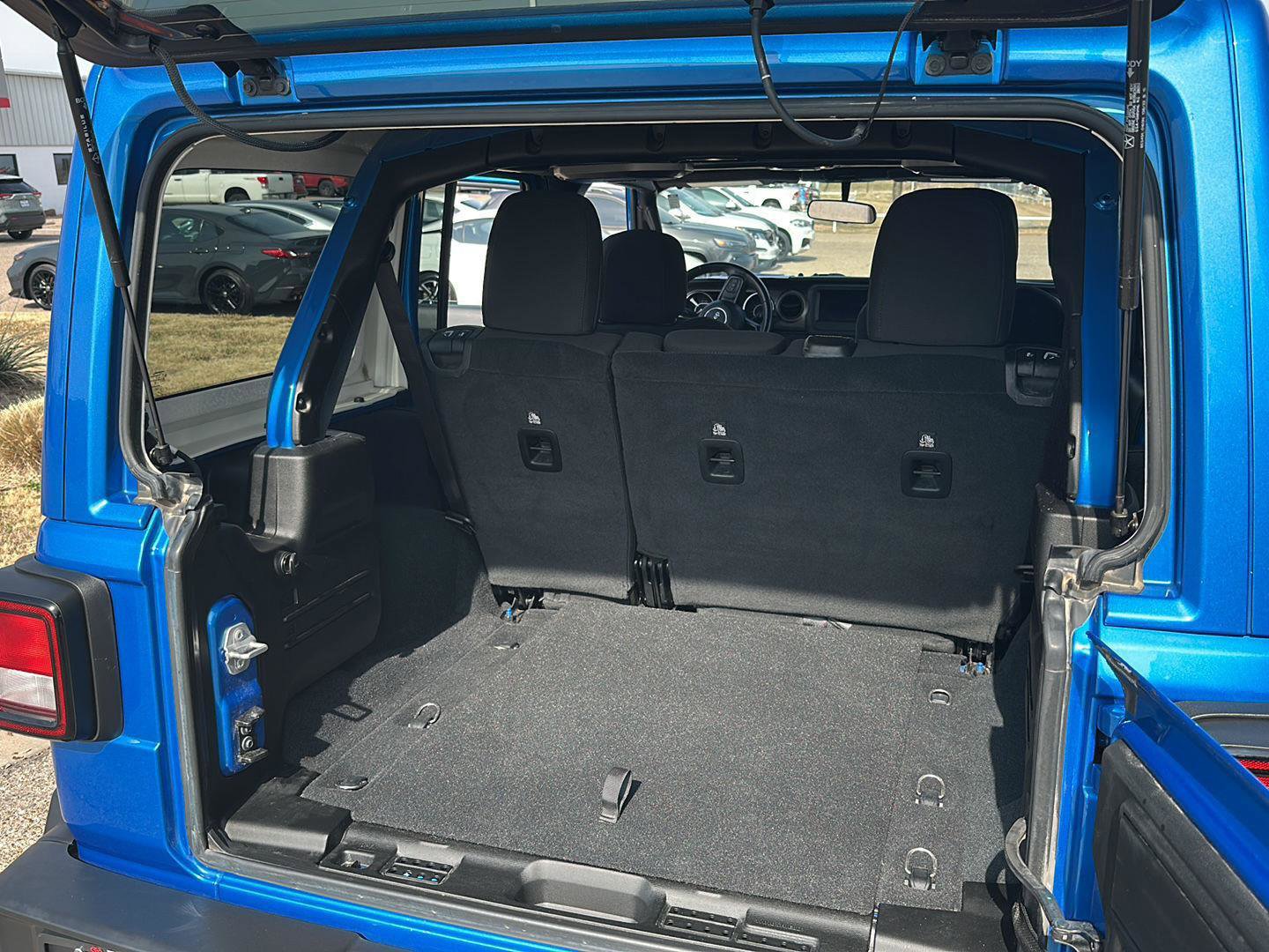 Used 2022 Jeep Wrangler Unlimited Sport AWD/4WD image 15