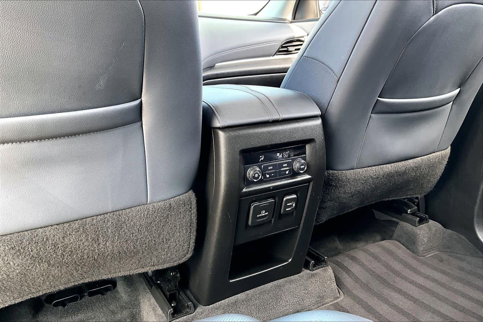Used 2019 Chevrolet Traverse Premier w/ Driver Confidence II Package image 35