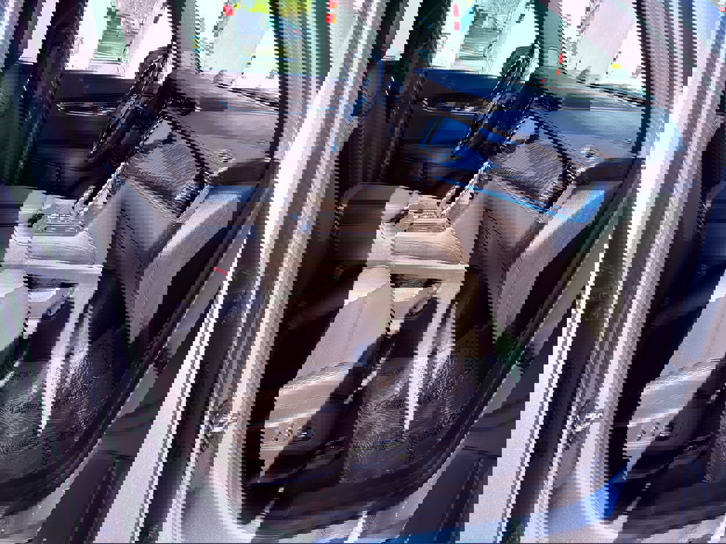 Used 2024 Cadillac XT6 Premium Luxury image 10